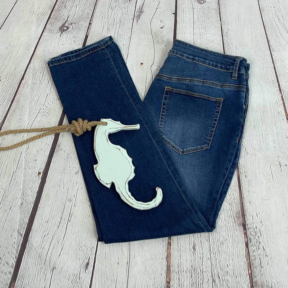 Chico’s The Platinum Boyfriend Jeans Distressed Chico’s Size 2